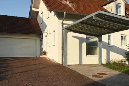 Massive Doppelhaushälfte Haus, mit Keller, Garage & Nebengebäude zimmer