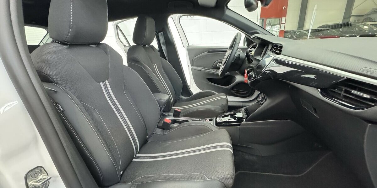 Opel Corsa GS 1.2 Turbo 1.Hand Sitzheizung Carplay 8.600 km 18.679 &euro; Lich 35423