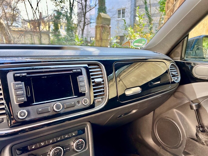 VW Beetle Cabriolet 138.000 km 13.900 € Dresden 01067