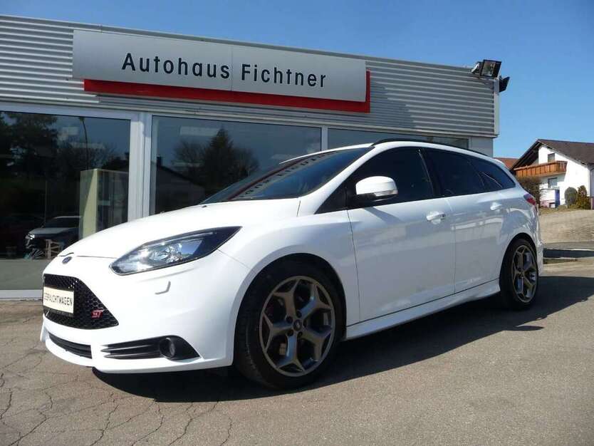 Ford Focus 110.708 km 12.475 € Münsingen 72525