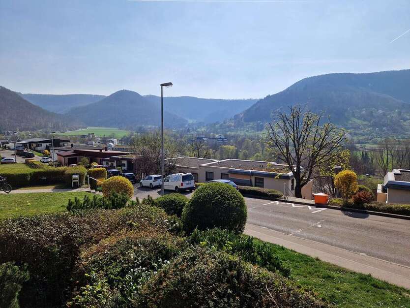 Wohnung zum Kaufen in Bad Urach 188.000 € 63 m²