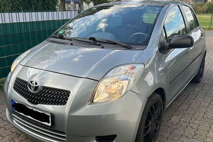 Toyota Yaris 107.000 km 3.249 &euro; Bothel 27386