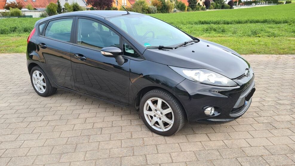 Ford Fiesta 115.600 km 4.500 € Regenstauf 93128