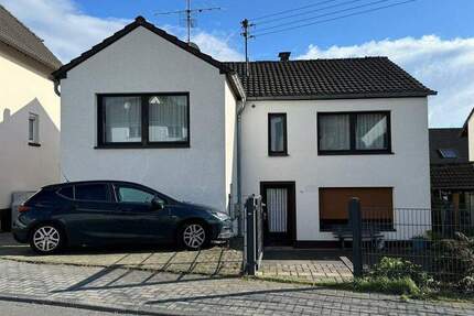2-Familienhaus in beliebter Wohnlage mit Ölbergblick in Königswinter-Thomasberg 7 zimmer