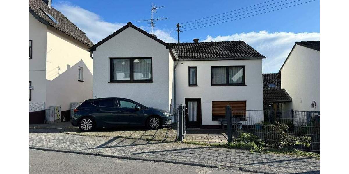 2-Familienhaus in beliebter Wohnlage mit Ölbergblick in Königswinter-Thomasberg 7 zimmer