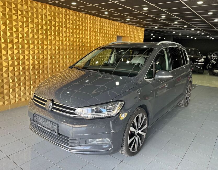 VW Touran 200.000 km 14.400 € Eningen unter Achalm 72800