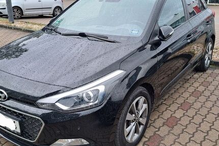 Hyundai i20 165.000 km 6.700 &euro; Schöneiche 15566