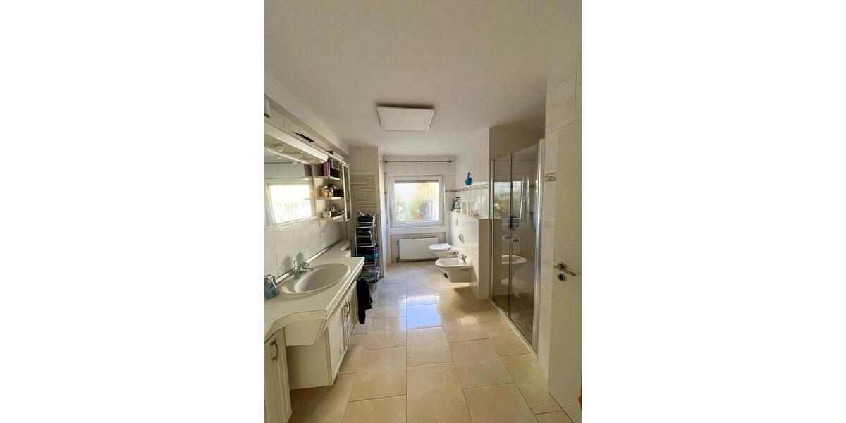 Großzügige 4-Zimmer-Terrassenwohnung mit ca. 90 m² Terrasse 4 zimmer