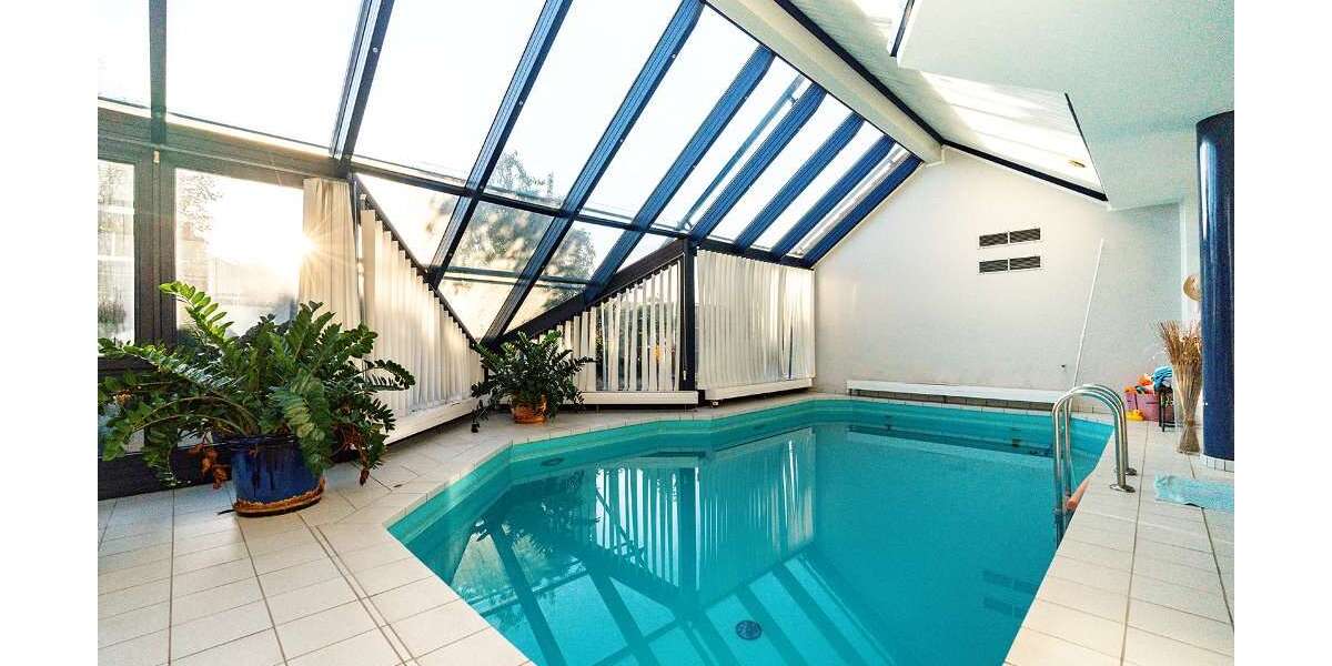 Einfamilienhaus Solms - 9 Zimmer, 301 m&sup2;, 795.000&euro; | Angebot:25436579