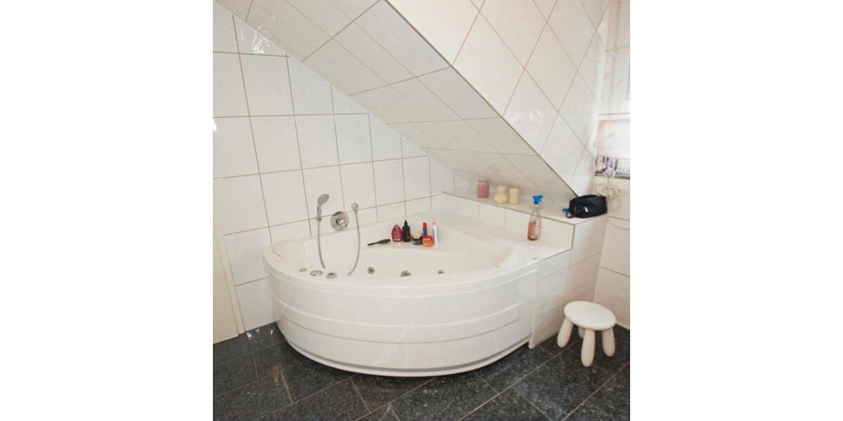 Einfamilienhaus Lohfelden - 5 Zimmer, 245 m&sup2;, 3.000&euro; | Angebot:26698564
