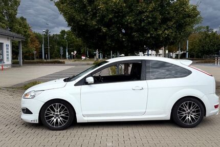 Ford Focus 143.000 km 3.999 € Merseburg 06217