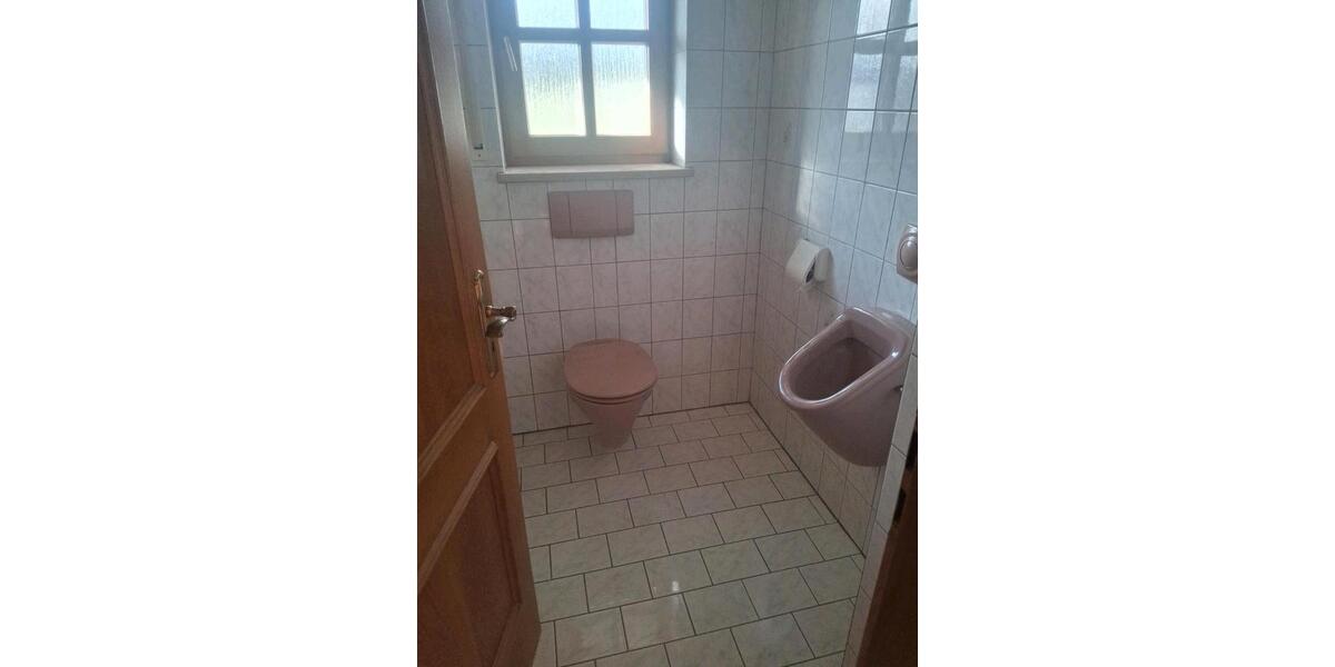 Erdgeschoßwohnung Cham - 2 Zimmer, 100 m&sup2;, 720&euro; | Angebot:25929833