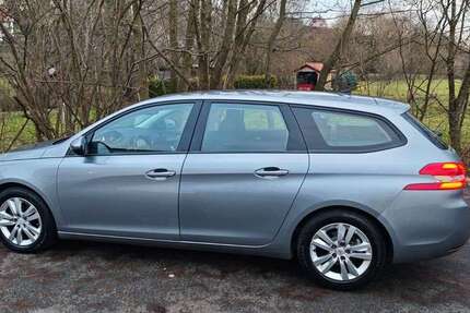 Peugeot 308 132.000 km 5.200 &euro; Büren 33142