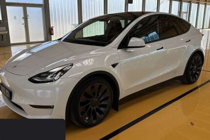 Tesla Model Y 55.526 km 37.400 &euro; Hanau 63457