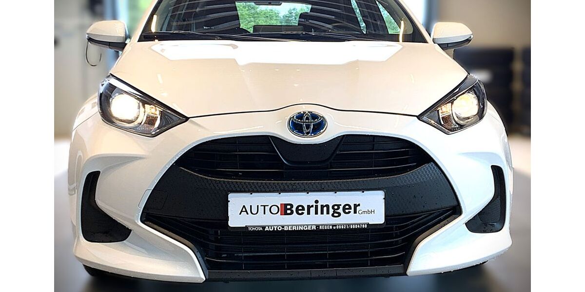 Toyota Yaris 12.200 km 18.500 &euro; Regen 94209