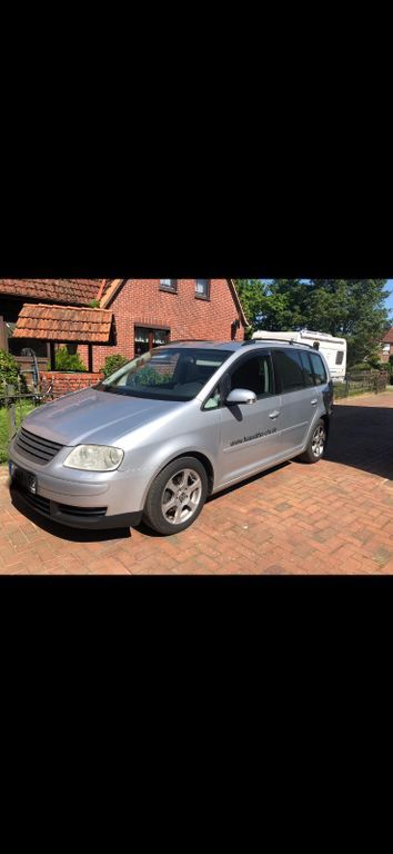 VW Touran 269.000 km 3.450 € Gnarrenburg 27442