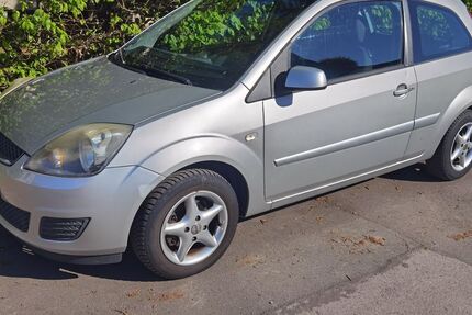 Ford Fiesta 177.000 km 2.000 &euro; Detmold 32758