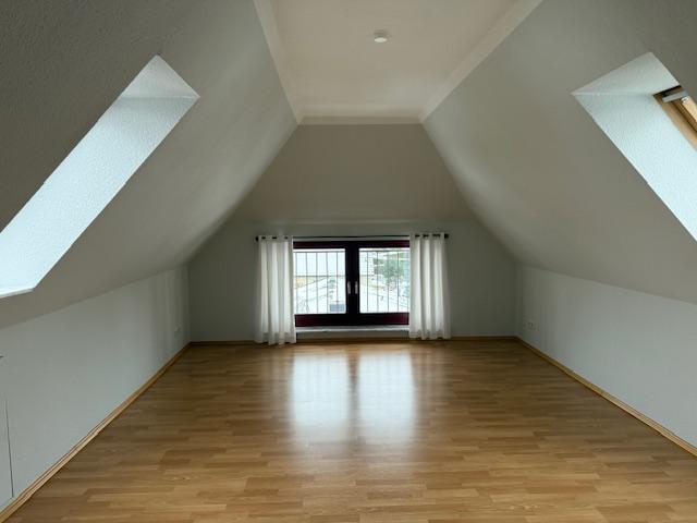 Dachgeschoßwohnung Schwerin Gartenstadt - 3 Zimmer, 69 m&sup2;, 500&euro; | Angebot:24245958
