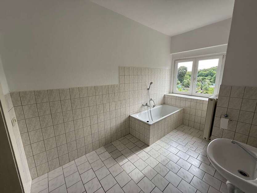 Wohnung zum Mieten in Plauen 290 € 54.15 m²