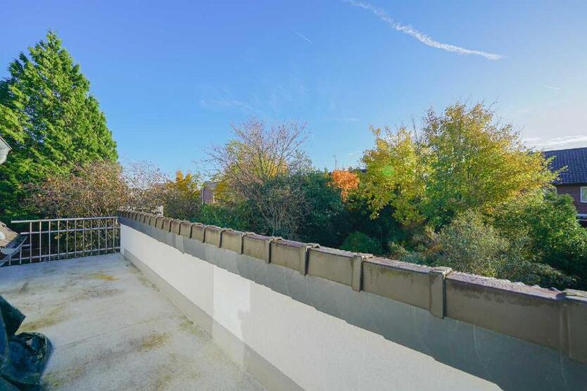 Freistehendes Einfamilienhaus mit Garten und Sonnenbalkon zimmer