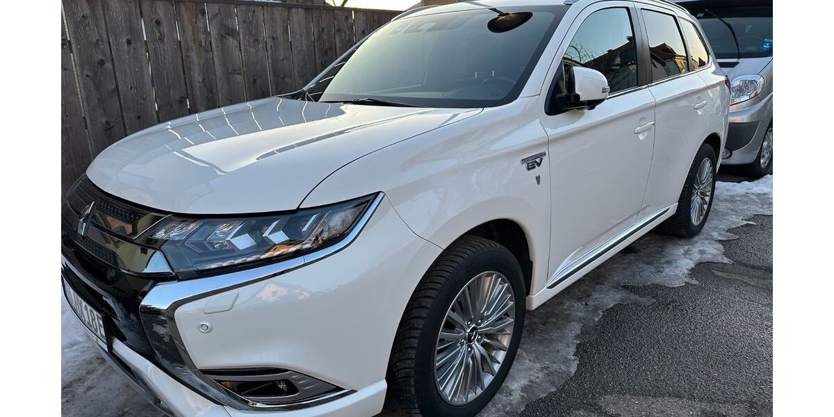 Mitsubishi Outlander 86.000 km 22.900 &euro; Altötting 84503