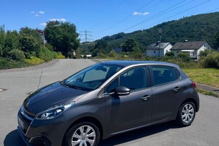 Peugeot 208 44.450 km 7.950 &euro; Meschede 59872
