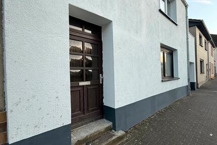 Einfamilienhaus zu vermieten - Saniert - Garage - 1.2.2026 4 zimmer