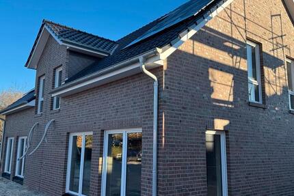 Energieeffiziente Neubau-DHHs zentral in Papenburg! 5 zimmer