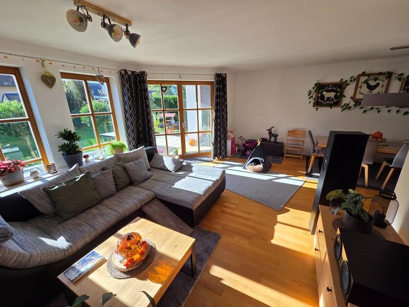 Gepflegte Doppelhaushälfte in ruhiger Lage in Reinhartshausen zimmer