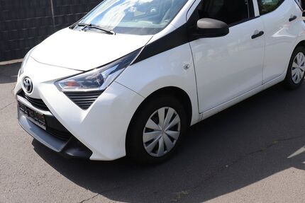 Toyota Aygo (X) 42.543 km 7.990 &euro; Heuchelheim b. Giessen 35452