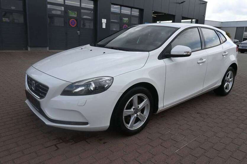 V40