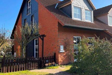 Für Eigennutzer! Bezugsfreie Doppelhaushälfte mit PKW-Stellplatz in ruhiger Wohnlage von Schwerin-Friedrichsthal 4 zimmer