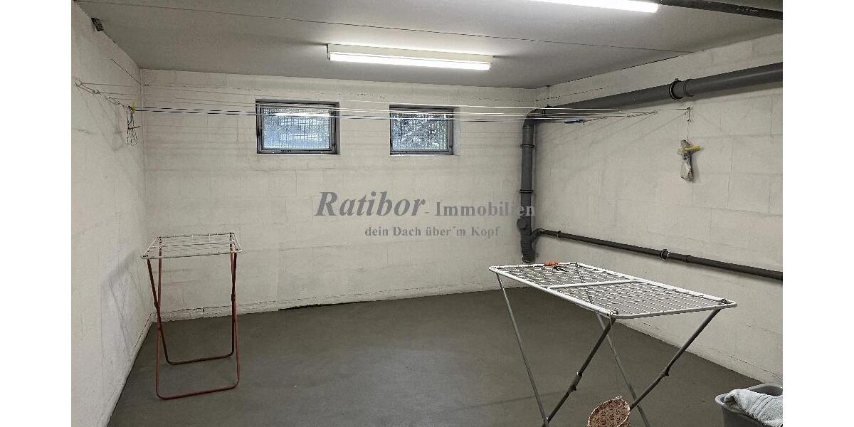 Gut vermietete 2 Zimmer-Mansardenwohnung mit Loggia und Stellplatz in ruhiger Wohnlage RH-Nord - Dachgeschoßwohnung Roth | Angebot:26737653