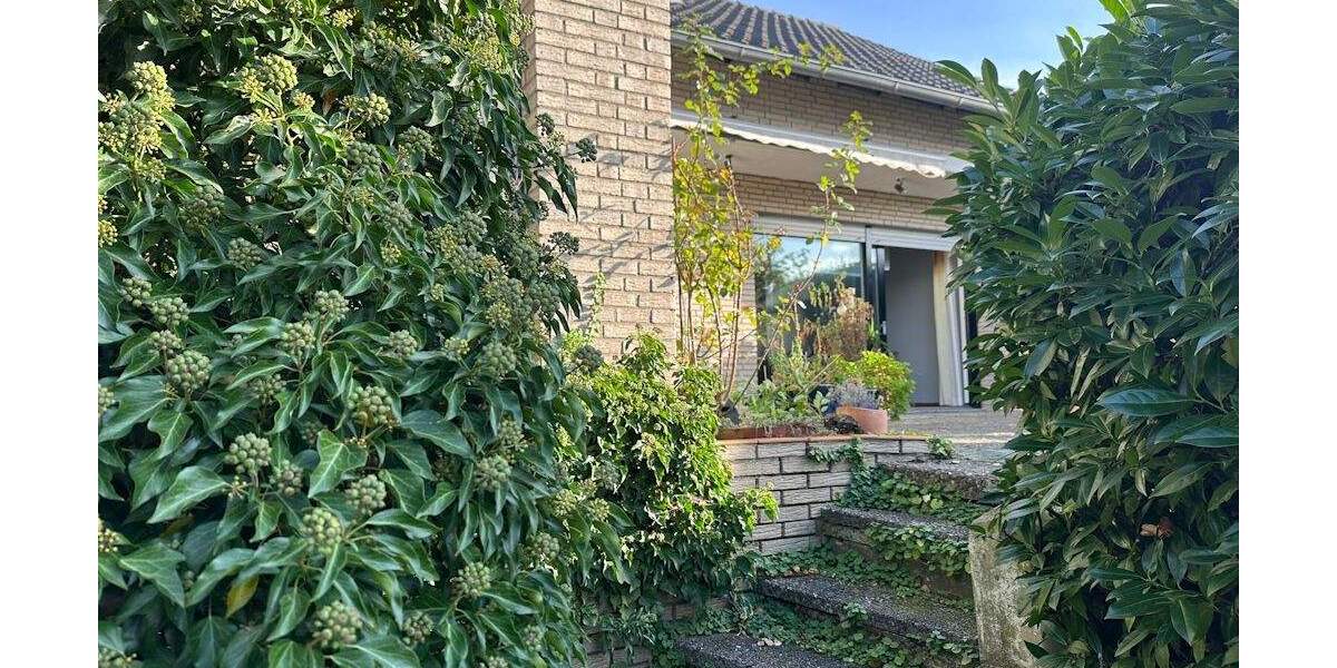 Einfamilienhaus mit Einliegerwohnung - sanierungsbedürftig 5 zimmer