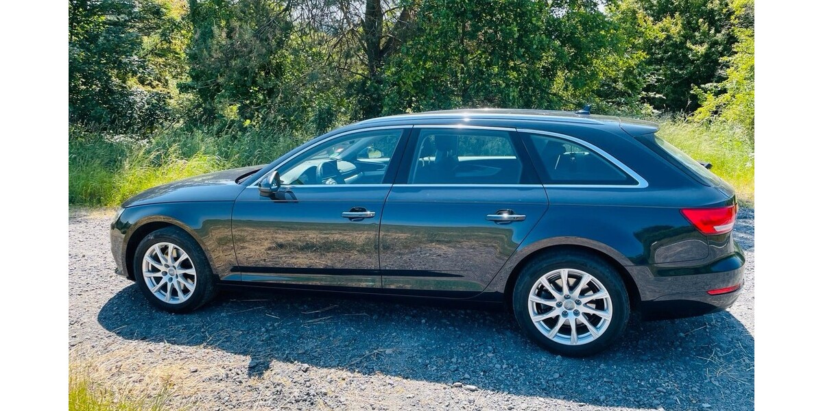 Audi A4 Avant 71.000 km 20.499 € Düsseldorf 40213