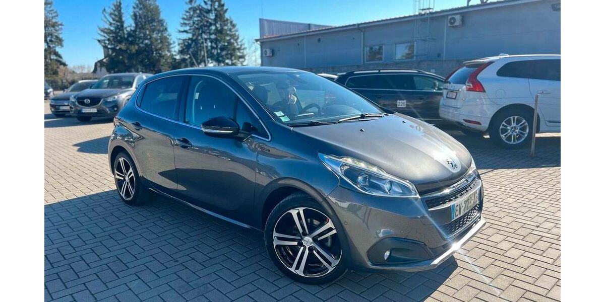 Peugeot 208 108.000 km 8.700 &euro; Königswinter 53639