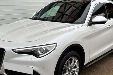 Alfa Romeo Stelvio 64.110 km 27.990 &euro; Nideggen 52385