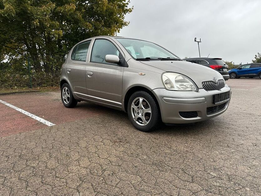 Toyota Yaris 231.000 km 1.900 € Braunschweig 38112