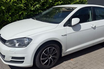 VW Golf 124.956 km 8.999 &euro; Hamburg 22149