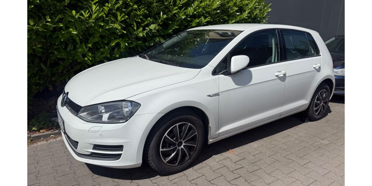VW Golf 124.956 km 8.999 &euro; Hamburg 22149