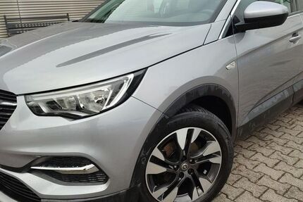 Opel Grandland (X) 92.680 km 12.340 &euro; Brandenburg an der Havel 14772