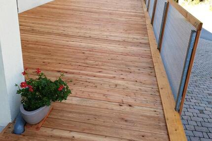 Zweifamilienhaus mit Nebengebäuden und großer Wiese zu verkaufen 15 zimmer