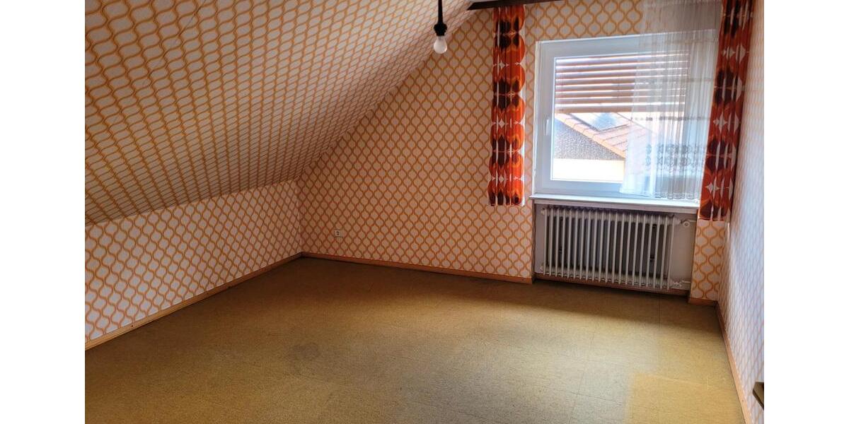 Einfamilienhaus Oberleichtersbach - 8 Zimmer, 211 m&sup2;, 189.000&euro; | Angebot:26433635