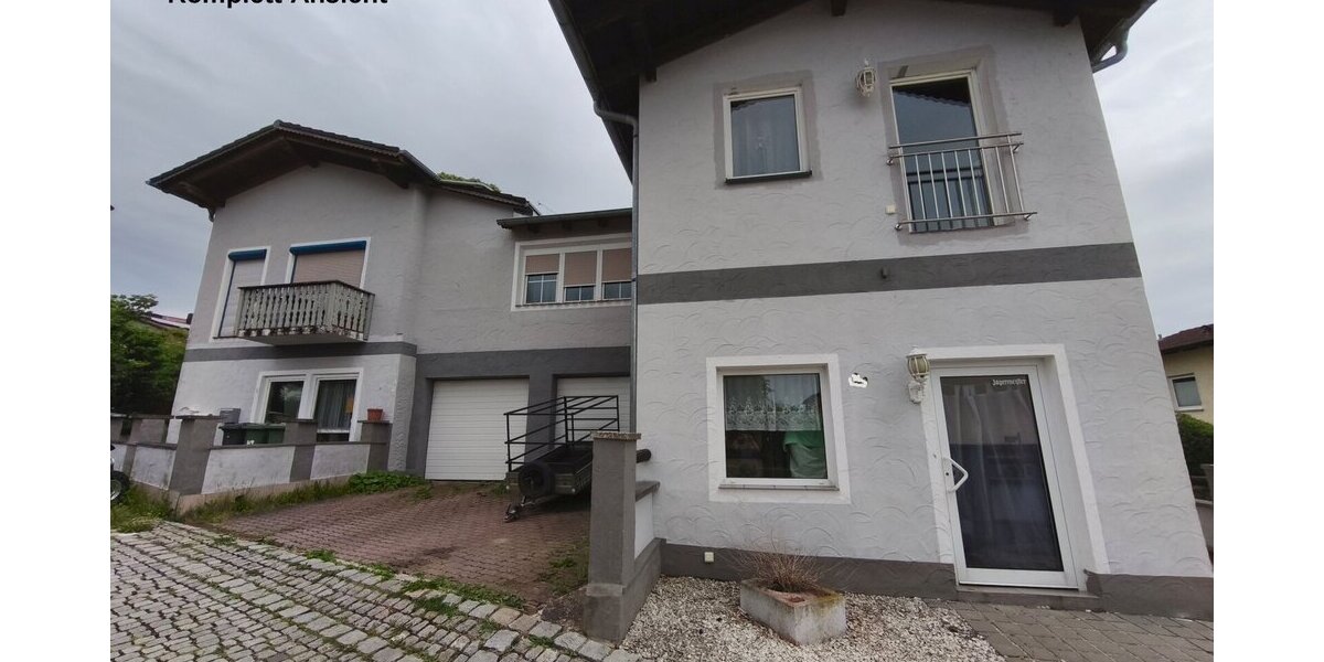 Großz. Etagenwohnung - 6 Zimmer davon 4-5 Schlafzimmer WFL ca. 140 m² gelegen im 1. Stock eines 3-FMH off. Kamin optionaler Gartenanteil. - Etagenwohnung Laaber | Angebot:26898732