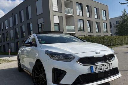 Kia pro ceed / ProCeed 144.000 km 17.200 &euro; München 81737