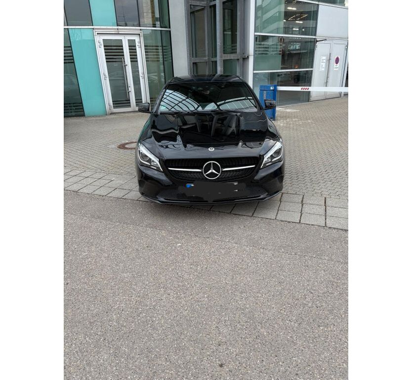 CLA 220 Shooting Brake