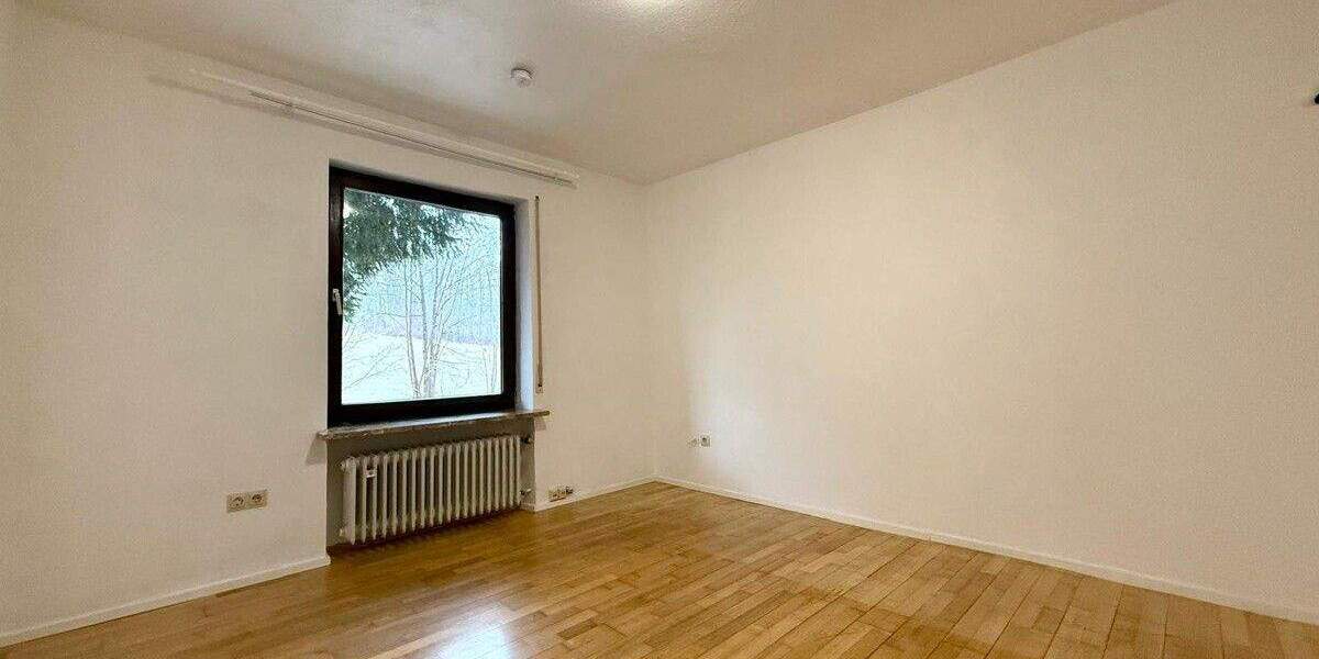 Einfamilienhaus Teublitz - 7 Zimmer, 163 m&sup2;, 1.250&euro; | Angebot:25051698