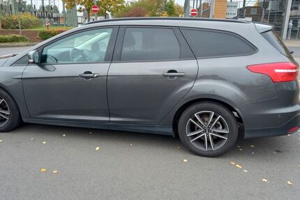 Ford Focus 140.000 km 8.700 € Kirchhain 35274