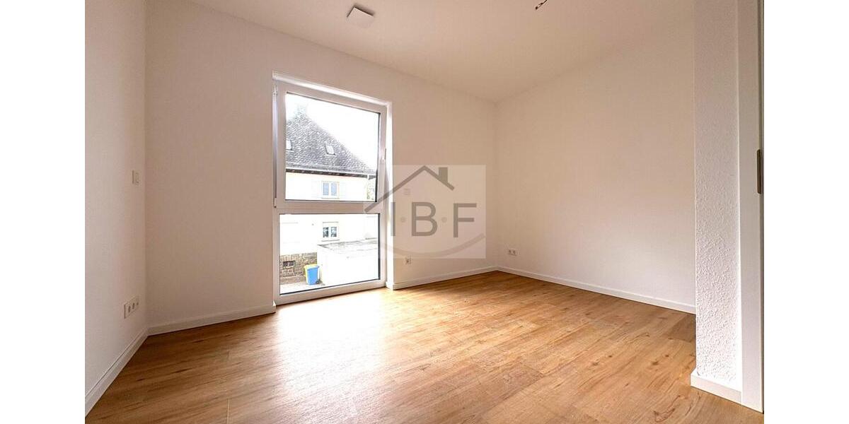 Etagenwohnung Neunkirchen - 4 Zimmer, 92 m&sup2;, 1.050&euro; | Angebot:26262442