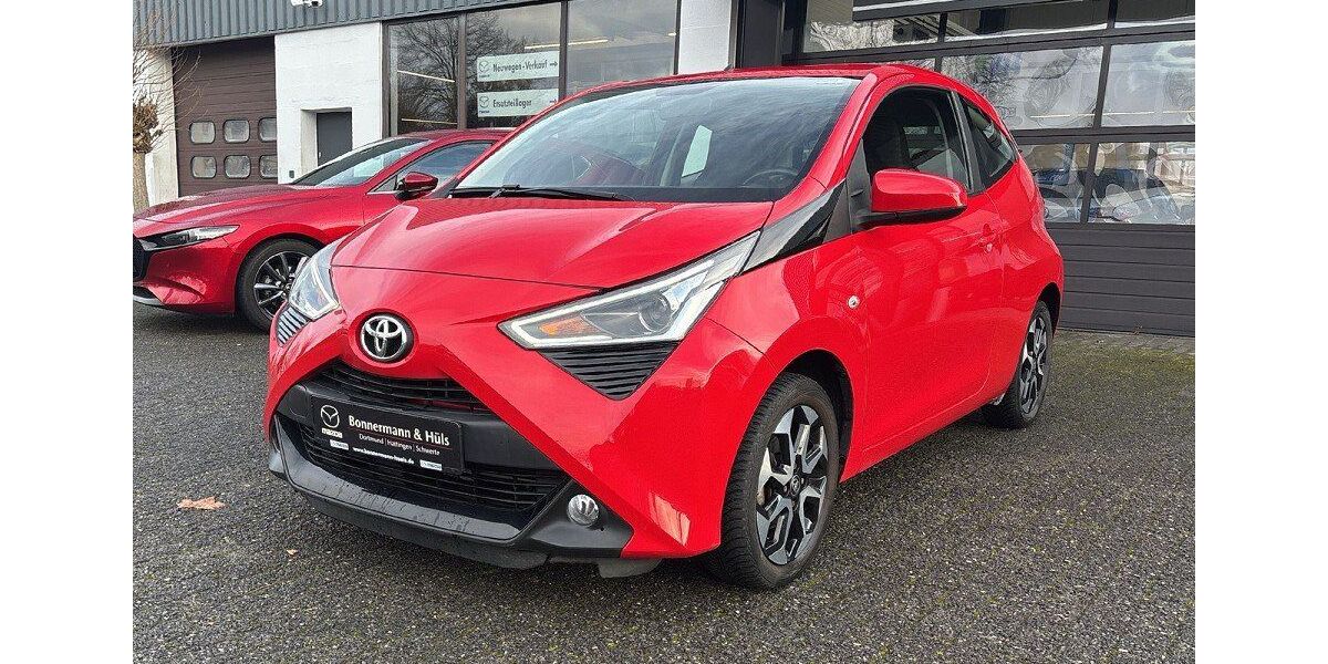 Toyota Aygo (X) 27.121 km 12.880 &euro; Dortmund 44263
